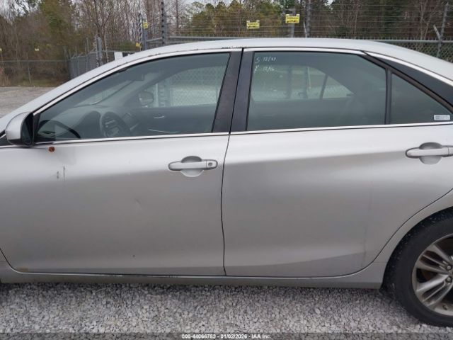 Toyota Camry Se Image 6