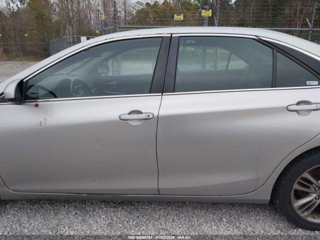 Toyota Camry Se Image 6
