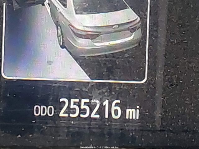 Toyota Camry Se Image 3