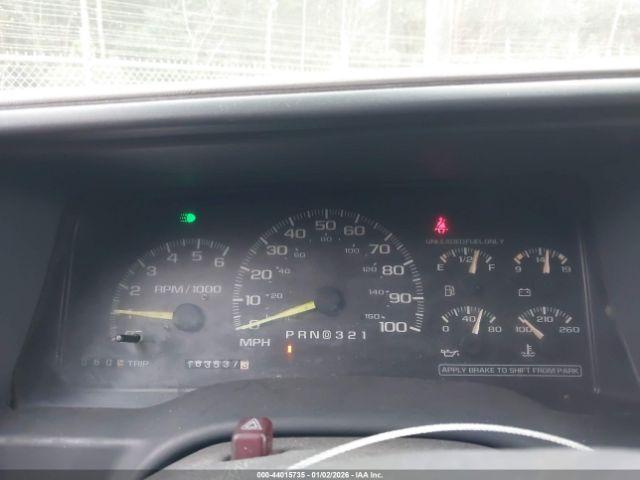 Chevrolet C3500 Image 3