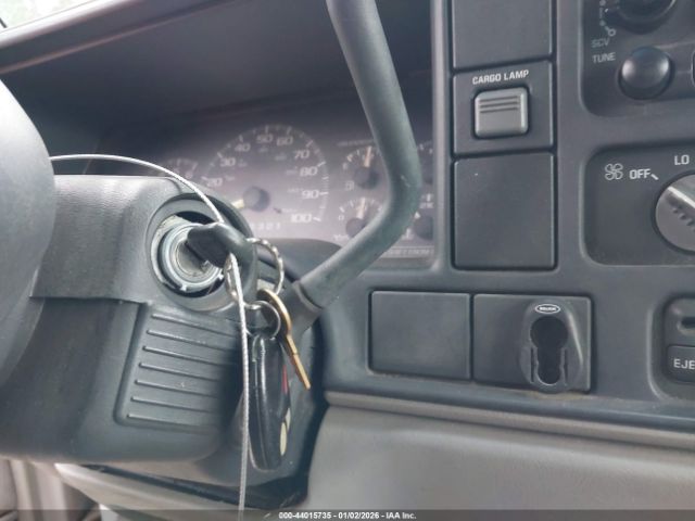 Chevrolet C3500 Image 10