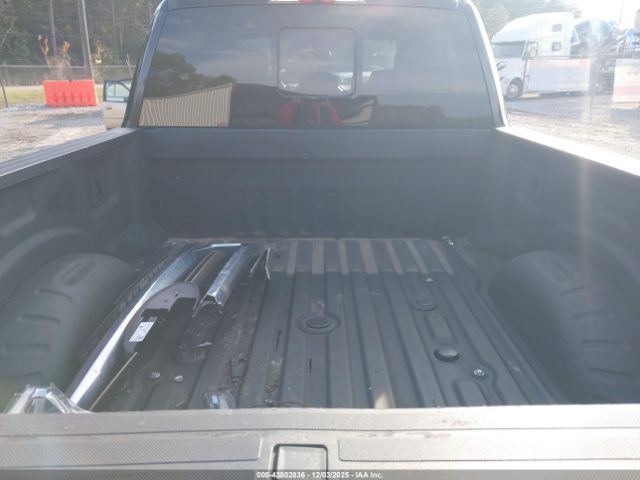 Ford F-350 King Ranch Image 16