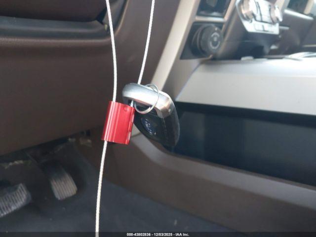 Ford F-350 King Ranch Image 4