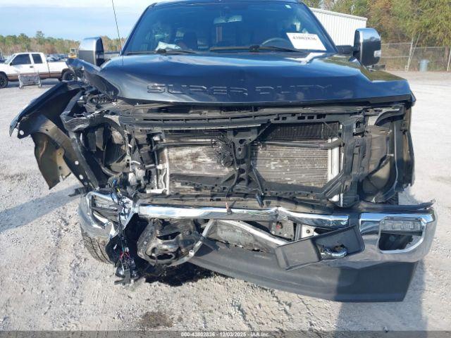 Ford F-350 King Ranch Image 9