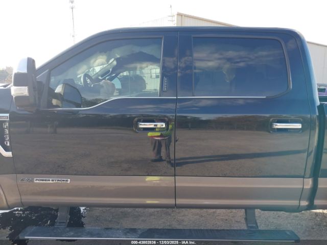 Ford F-350 King Ranch Image 8