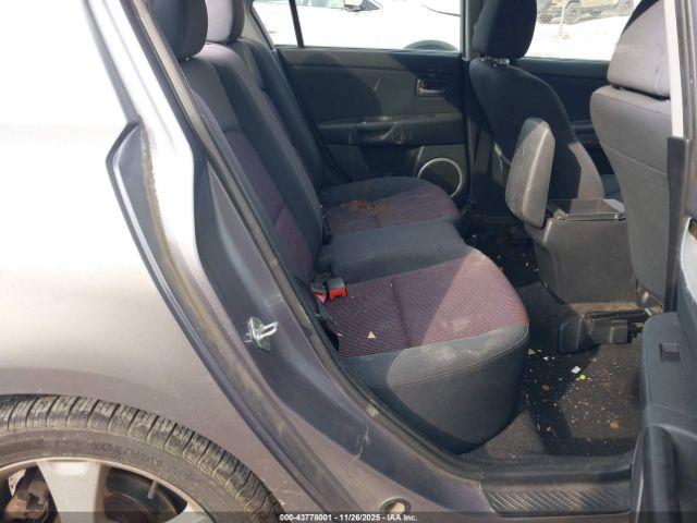 Mazda Mazda3 S Image 8