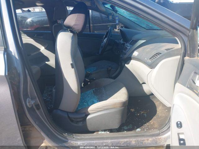 Hyundai ACCENT Se Image 12