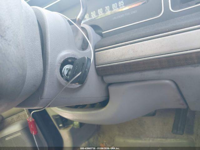 Ford Crown Victoria Image 7