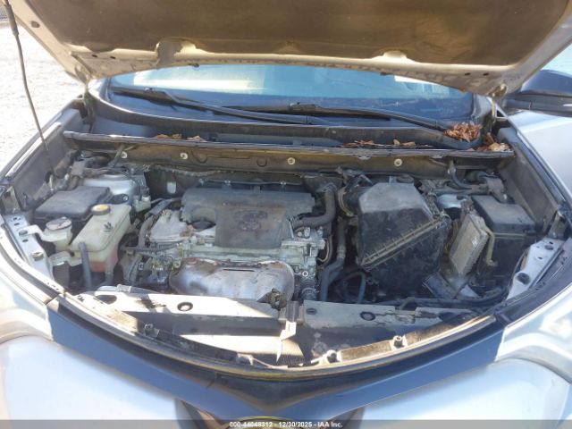 Toyota RAV4 Se Image 8