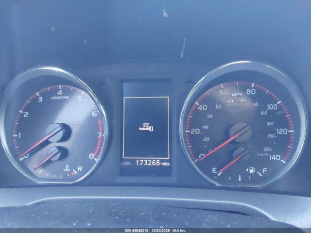 Toyota RAV4 Se Image 10