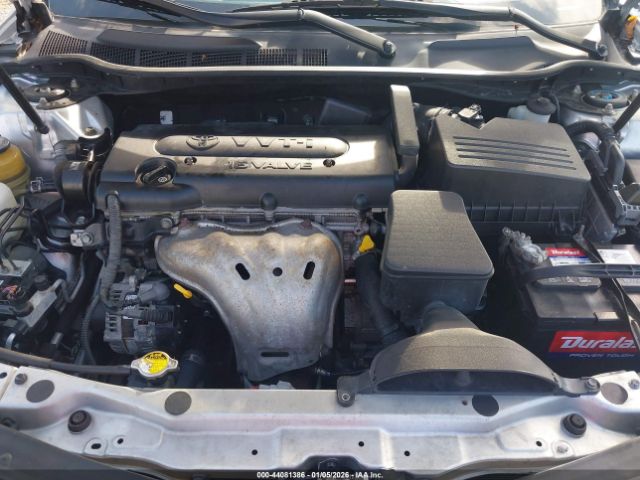 Toyota Camry Le Image 8