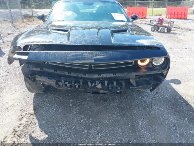 Dodge Challenger Sxt Image 7