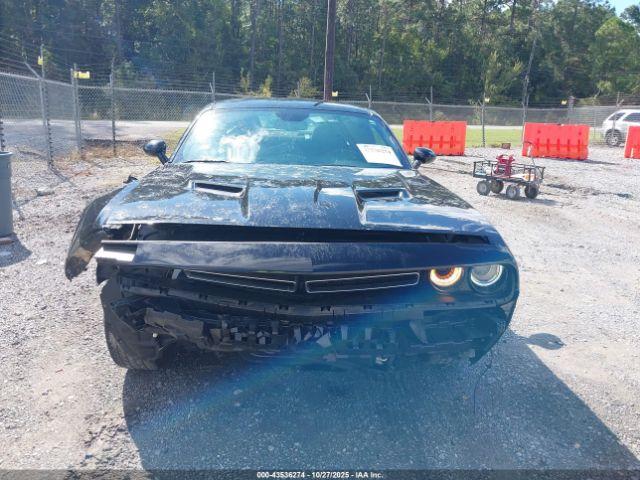 Dodge Challenger Sxt Image 9