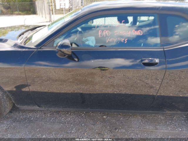 Dodge Challenger Sxt Image 17