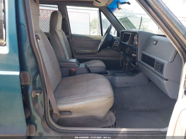 Jeep Cherokee Image 11