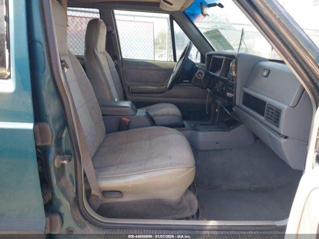 Jeep Cherokee Image 11