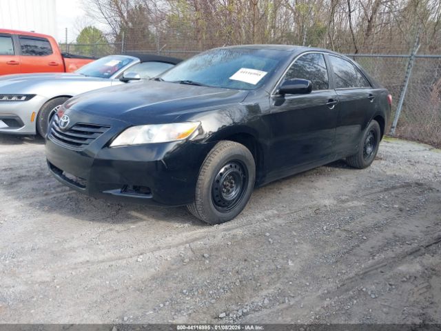 Toyota Camry Le Image 2