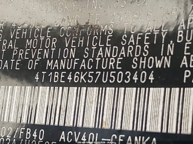 Toyota Camry Le Image 8