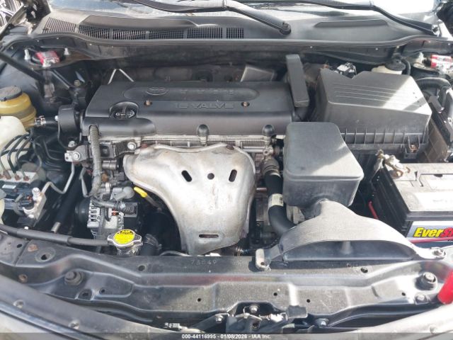 Toyota Camry Le Image 9